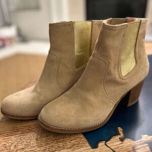 Tan Suede Sperry Heeled Chelsea Boots Gold Stretch Accent 10